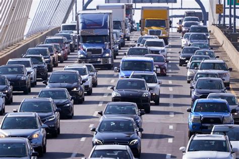 Curiosity caused the traffic: Why do we love to rubberneck?